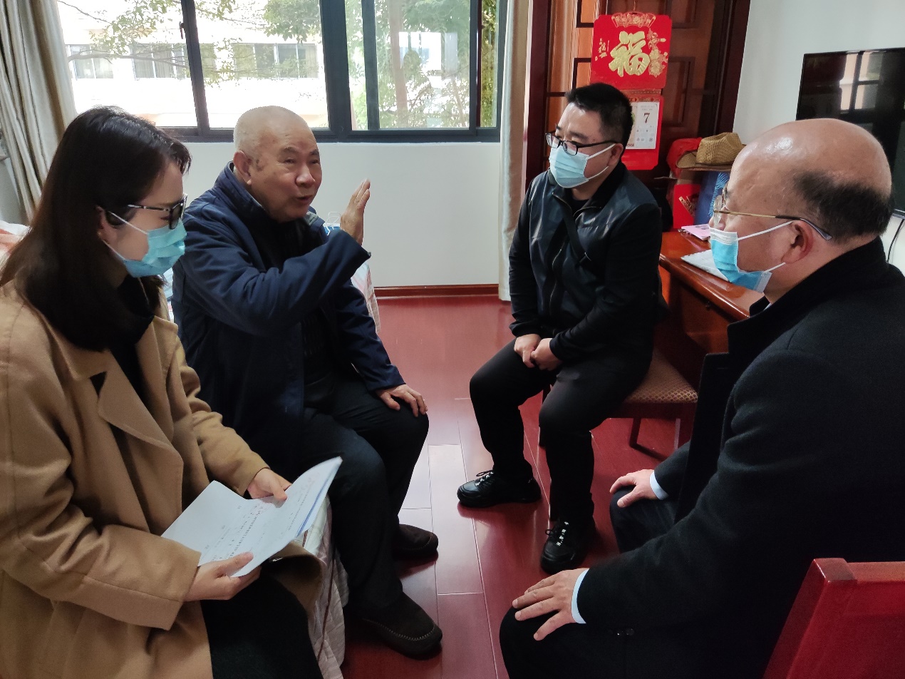张灯带队走访慰问退休老教师 张灯带队走访慰问退休老教师