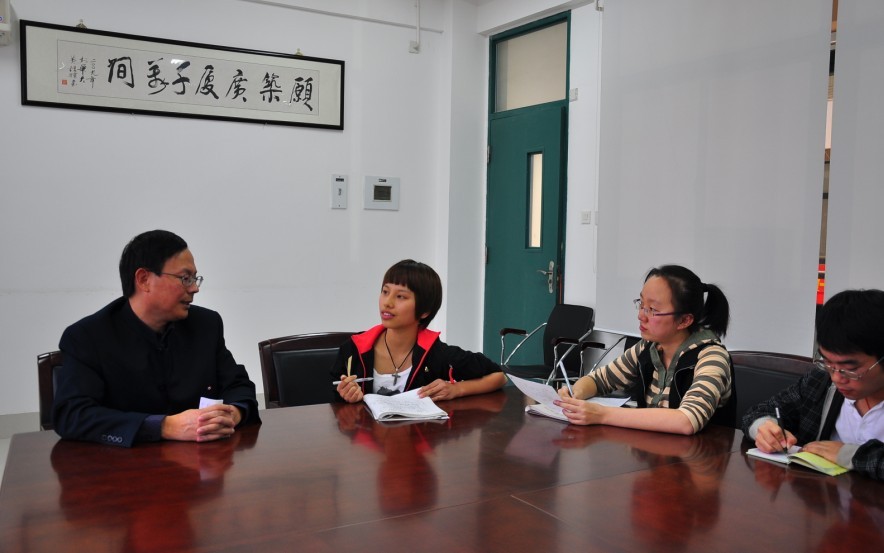 林圣齐先生接受manbetx
学通社记者采访(陈翼美/摄)